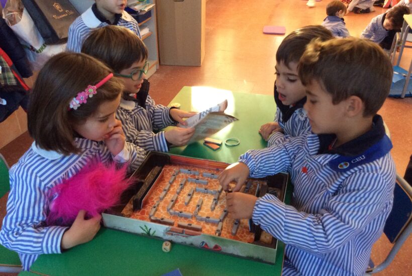 Los alumnos de infantil celebran la Tarde del juguete
