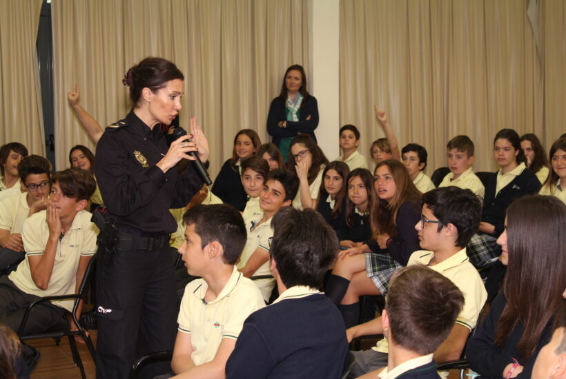 Charla de la Policía Nacional