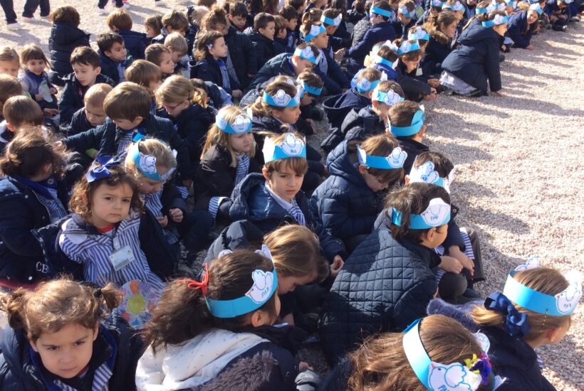 Los alumnos de Infantil celebran el Día de la Paz con dibujos y globos